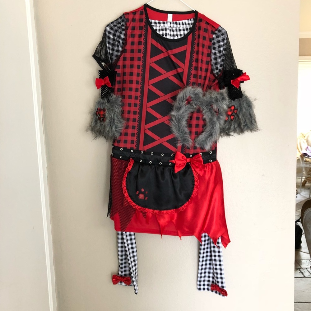 Girls cute wolf costume